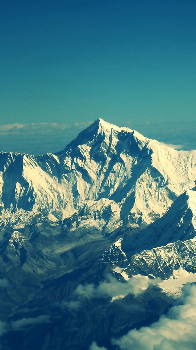 超高清雪山壮阔风景手机屏保壁纸